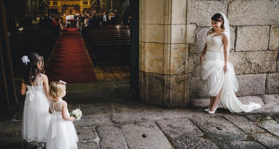Wedding reportage menino conhece menina wedding photography this is now trinity bride flower girls groom church Amarante Sao Goncalo