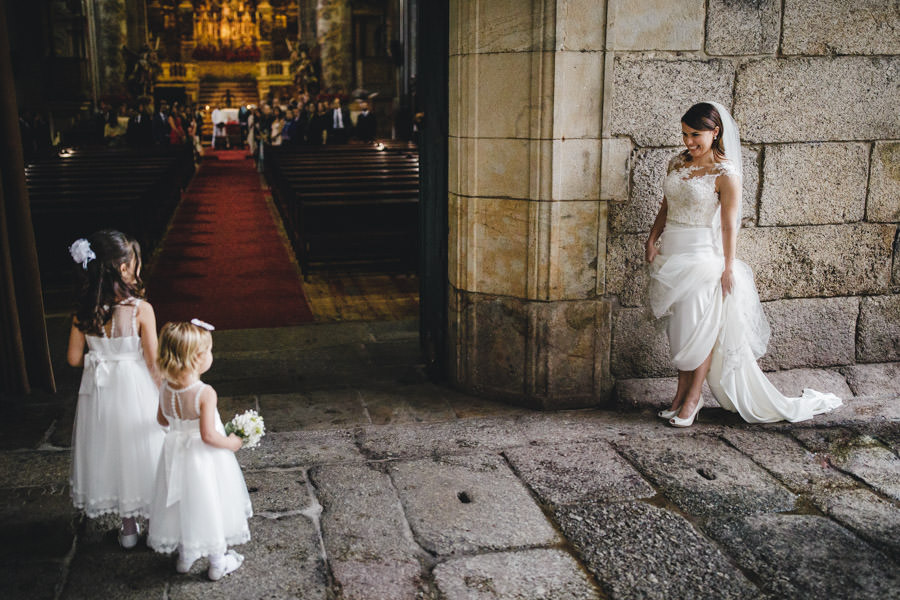 Wedding reportage menino conhece menina wedding photography this is now trinity bride flower girls groom church Amarante Sao Goncalo